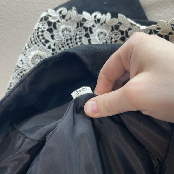 VTG 80s Black Jacquard Blouse Lace Collar Pearl Buttons Romantic Victorian SZ 8 - Picture 7 of 9